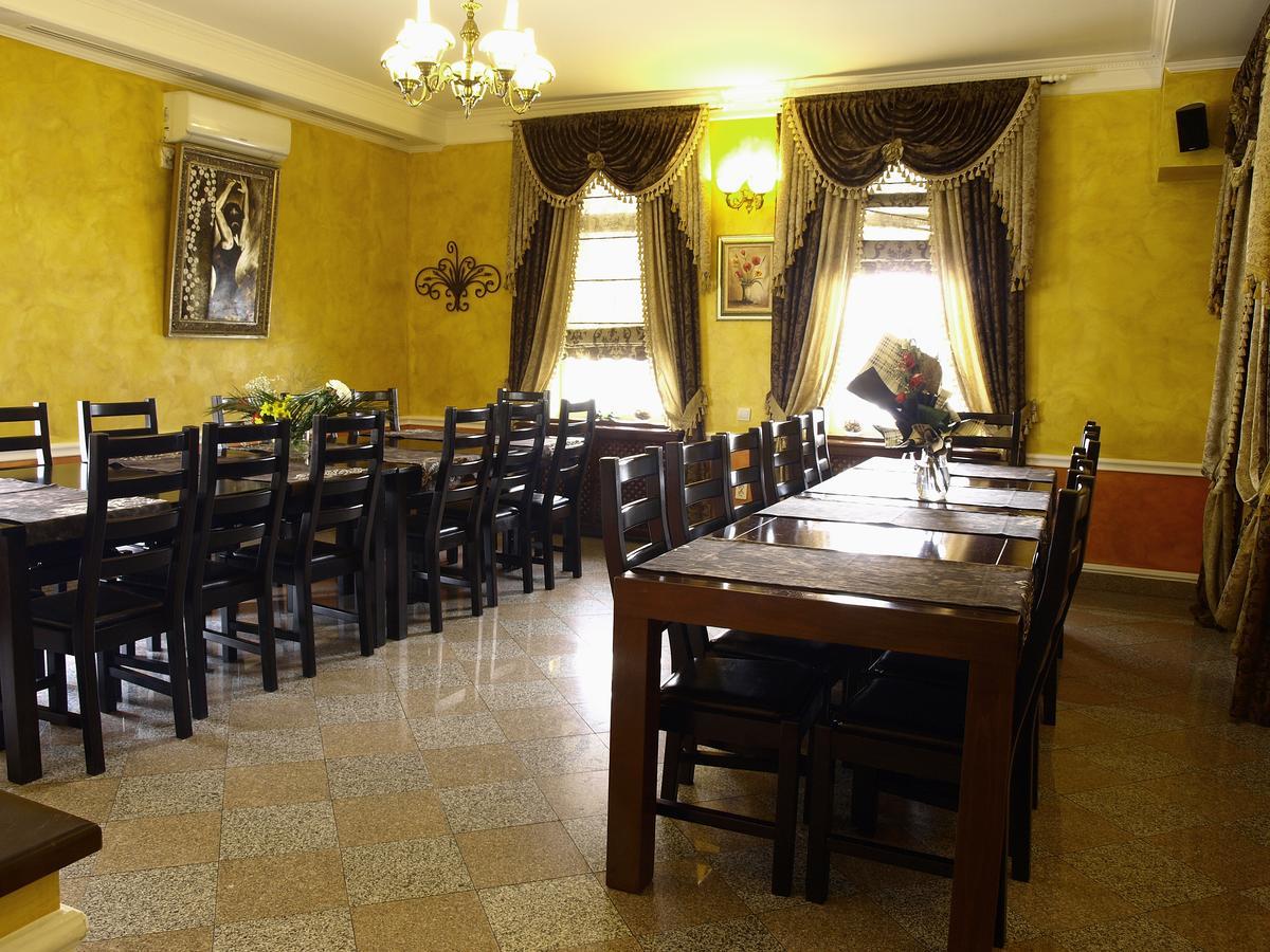 Pensiunea Byblos Piatra Neamţ Zewnętrze zdjęcie
